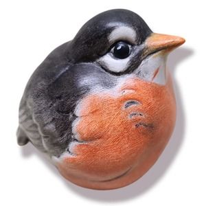 O Kovach adorable Ceramic Porcelain Hand Painted Bird Fat Robin 3.5 x 2.5 x3"